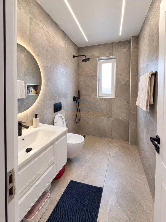 Apartament 2+1 në shitje në Stacioni "Shkolla e Bashkuar", Tiranë, 57 m²