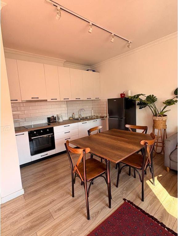 Apartament 2+1 në shitje në Sheshi Uillson, Tiranë, 80 m². Foto 3 nga 4