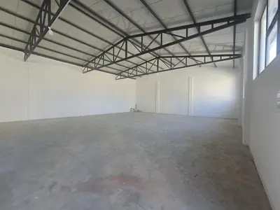 Magazinë me qera në Rruga Kozma Naska, Elbasan, 1 200 m². Foto 2 nga 4