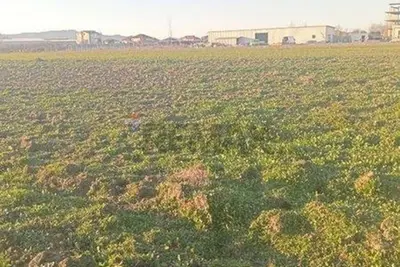 Tokë në shitje në Fushe Preze, Tiranë, 4 600 m². Foto 2 nga 4