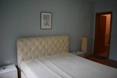 Apartament 2+1 me qera në Rruga Rrapo Hekali, Tiranë, 100 m². Foto 5 nga 11