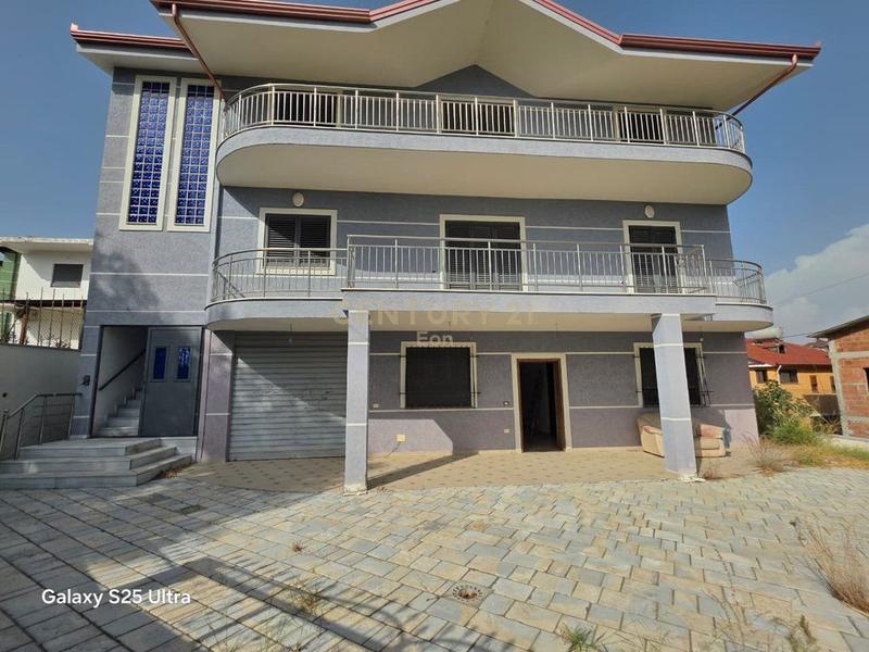 Villa for sale in Shkallnur, Durrës, 700 m²