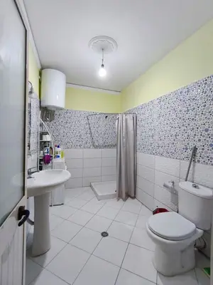 Appartamento 2+1 in affitto a Plazhi Rrota e Kuqe, Durazzo, 87 m². Foto 6 di 7