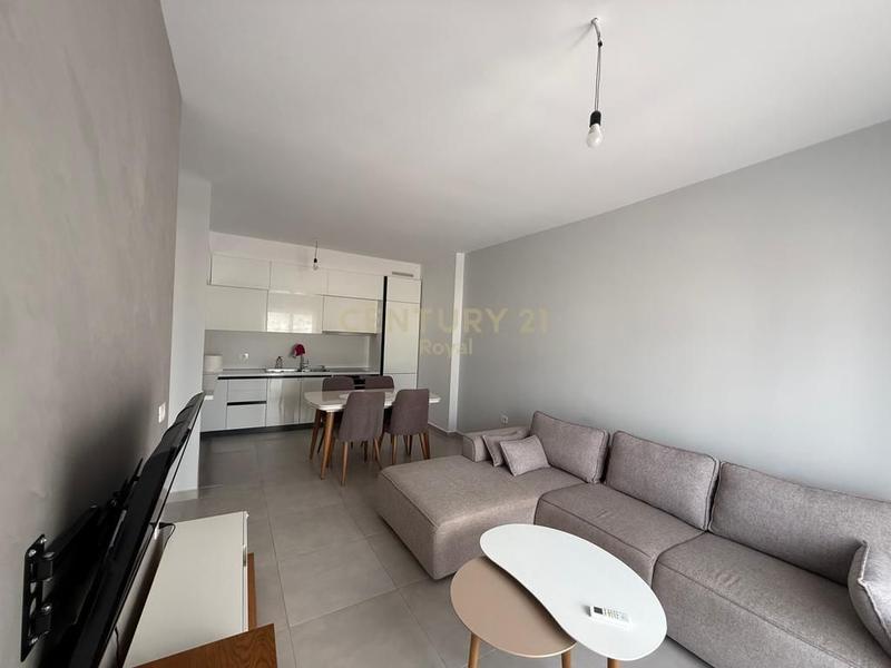 Apartament 1+1 në shitje në Sheshi Selvia, Tiranë, 75 m². Foto 2 nga 6