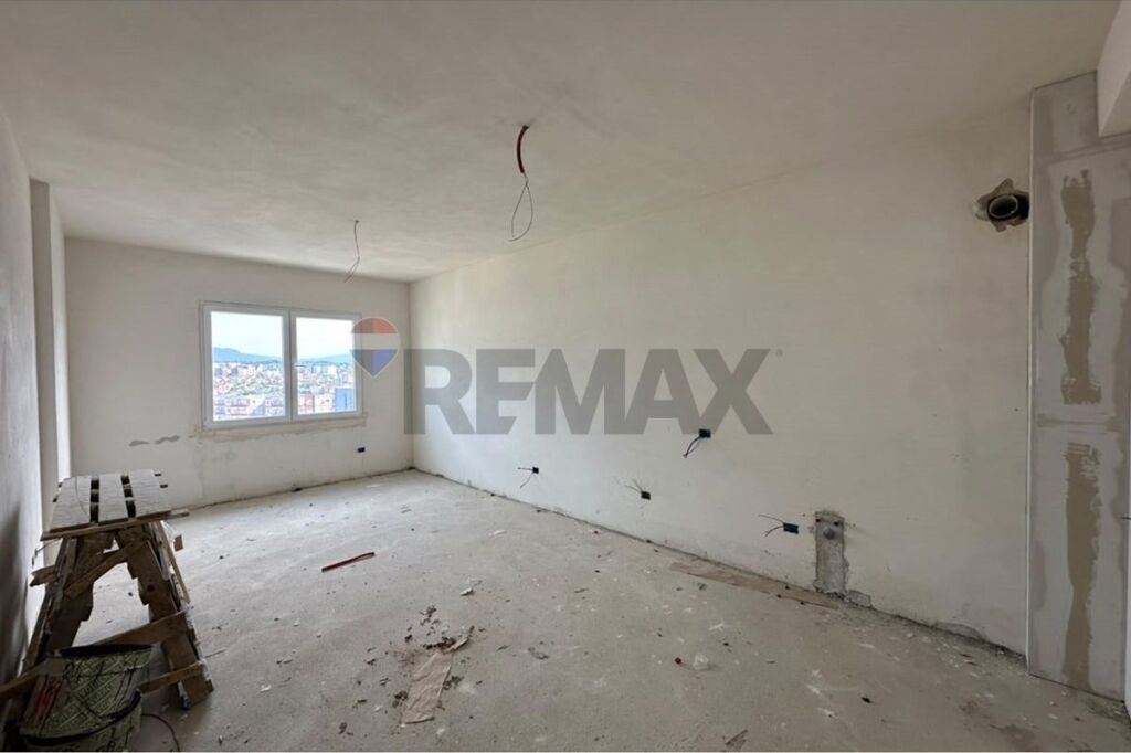 Apartment for sale in Paskuqan, Kamëz, 106 m². Photo 1 of 3