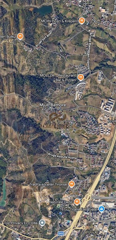 Terreno in vendita a Mjull Bathore, Tirana, 25.000 m²