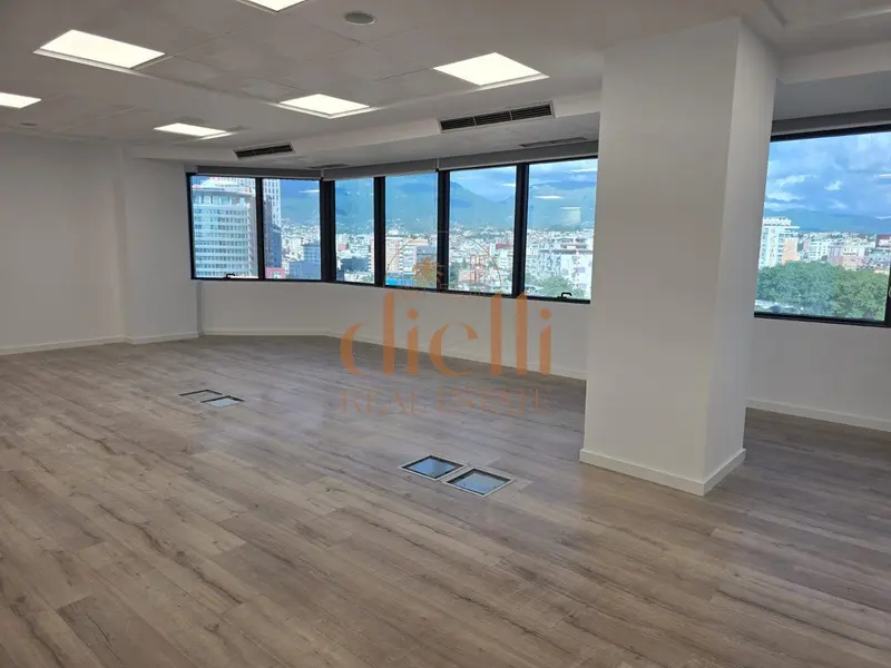 Zyrë me qera në Bulevardi Deshmoret e Kombit, Tiranë, 118 m²