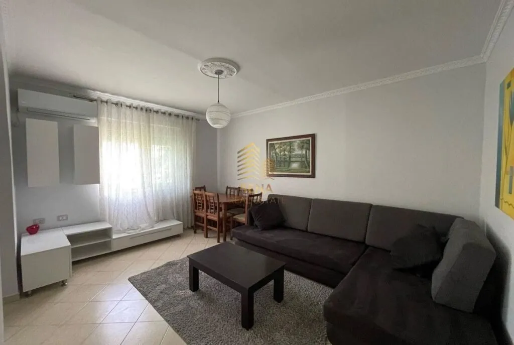 Apartament 2+1 në shitje në Xhamlliku, Tiranë, 71 m². Foto 1 nga 10