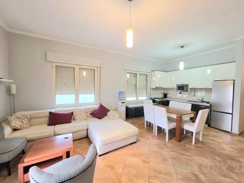 Apartment 2+2 for rent in Kopshti Botanik i Tiranës, Tirana, 108 m²