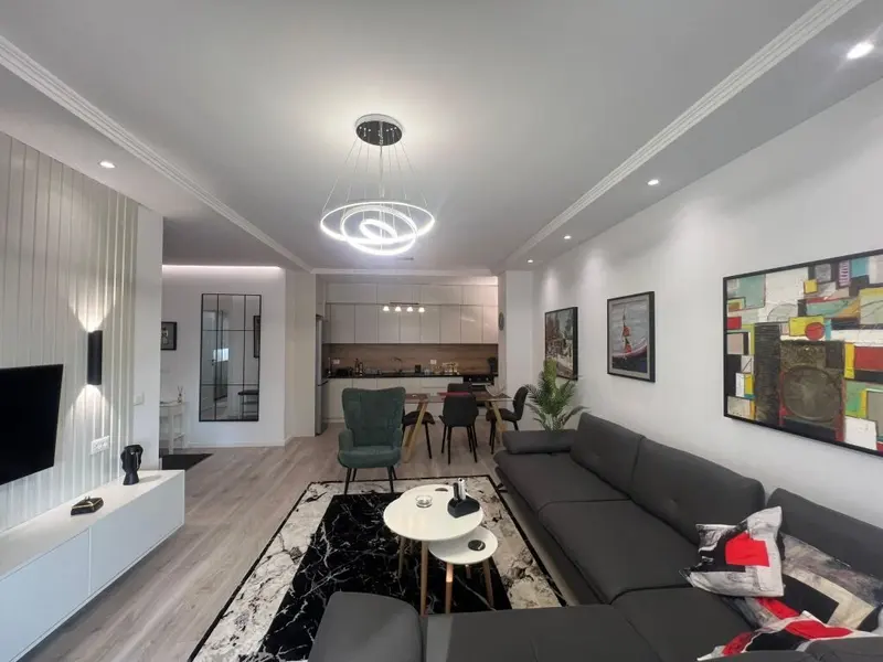 Appartamento 1+1 in affitto a Tirana, 80 m²