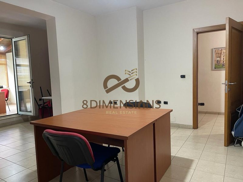 Zyrë garsoniere me qera në Don Bosko, Tiranë, 140 m². Foto 11 nga 12