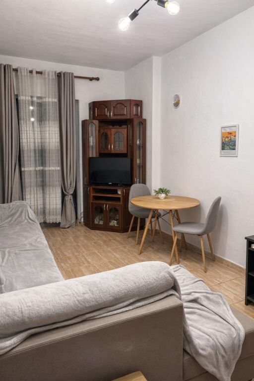 Appartamento 1+1 in affitto a Astir, Tirana, 65 m²