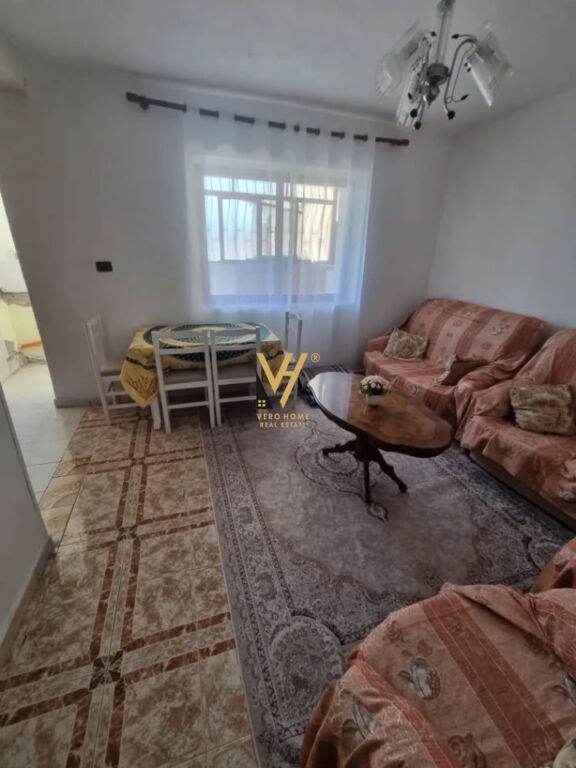Appartamento 2+1 in vendita a Afrim i Ri, Fier, 77 m²