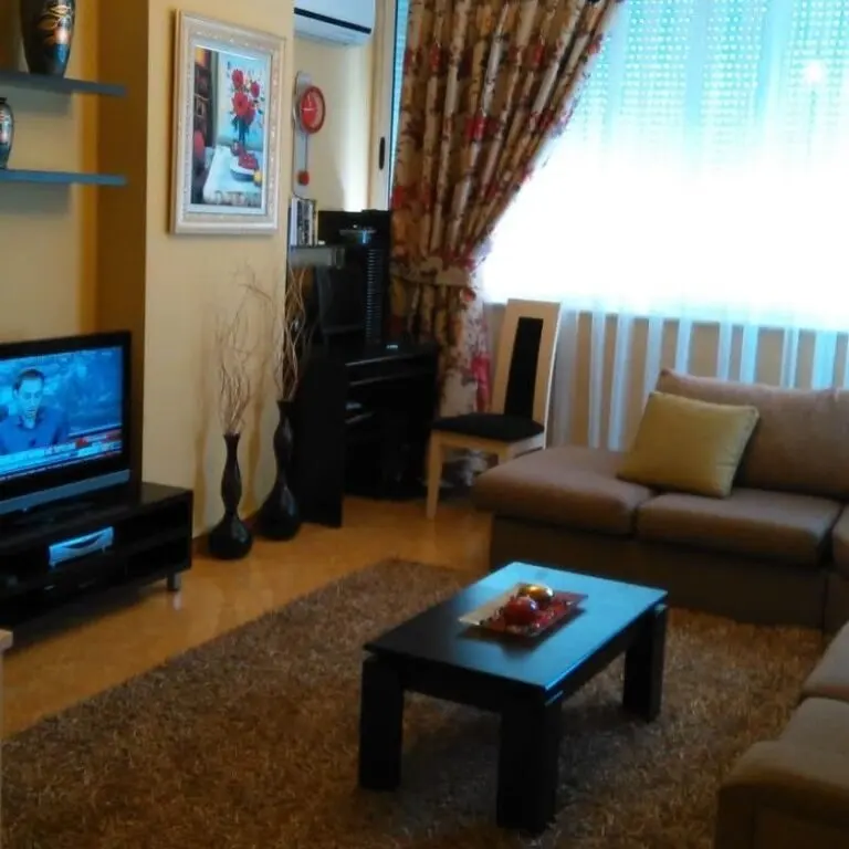 Apartament 1+1 në shitje në Rruga Kongresi i Manastirit, Tiranë, 61 m²