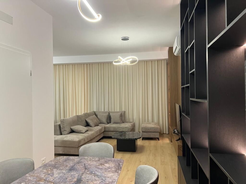 Villa for rent in Farkë, Tirana, 300 m². Photo 1 of 3
