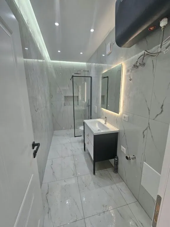 Apartament 1+1 në shitje në 21 Dhjetori, Tiranë, 58 m². Foto 1 nga 12