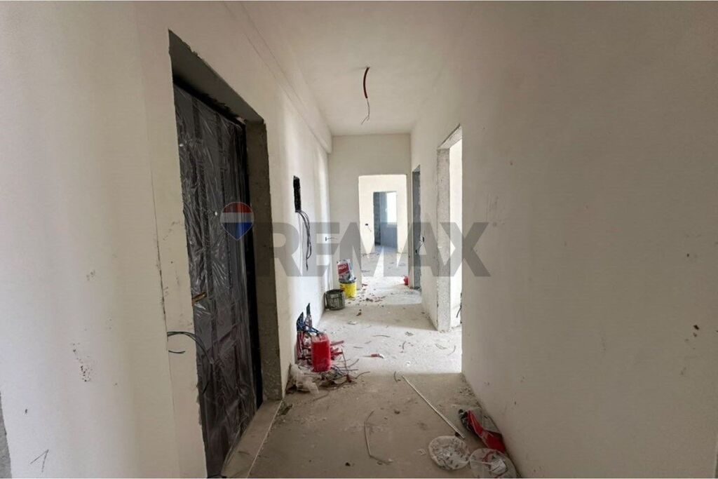 Apartment for sale in Paskuqan, Kamëz, 106 m². Photo 2 of 3