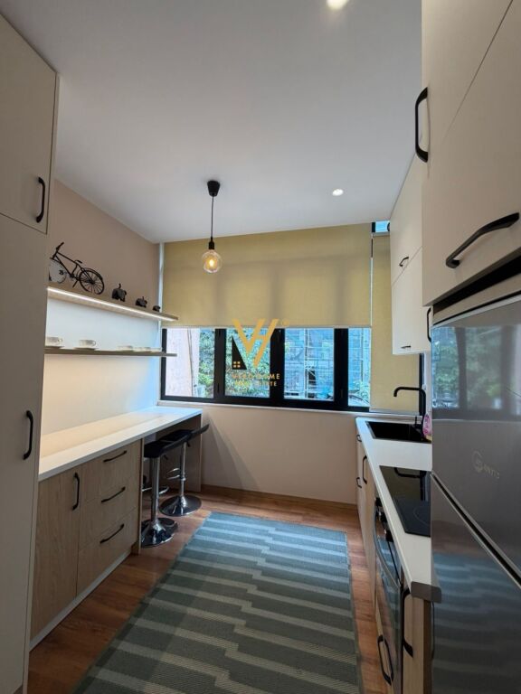 Apartament 2+1 me qera në Blloku, Tiranë, 95 m². Foto 2 nga 3