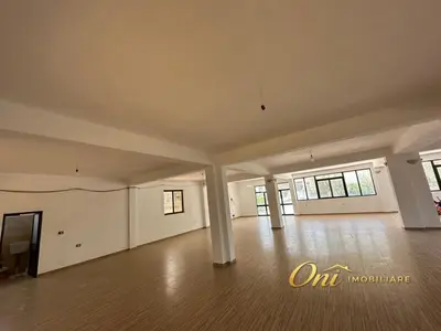 Ambient biznesi me qera në Autostrada Tirane-Elbasan, Tiranë, 220 m². Foto 4 nga 6