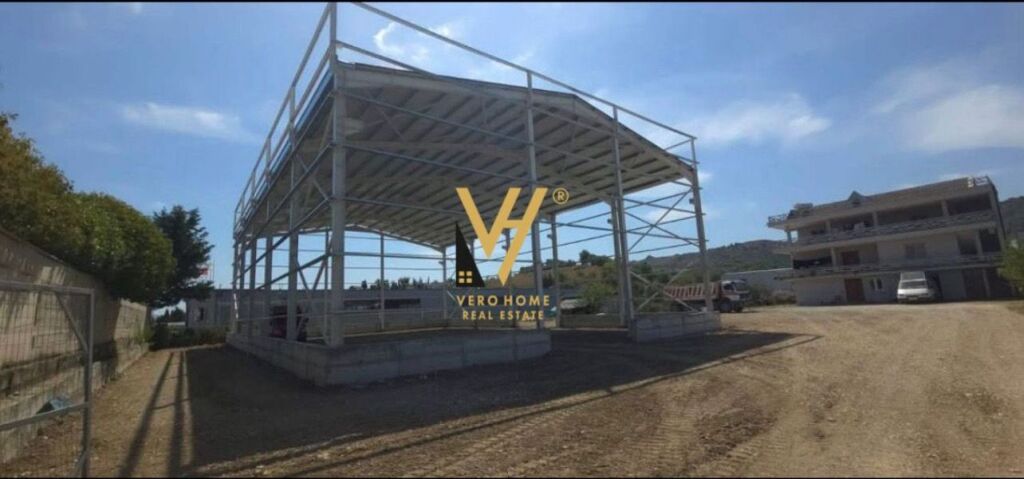 Magazinë me qera në Vorë, 1 810 m²