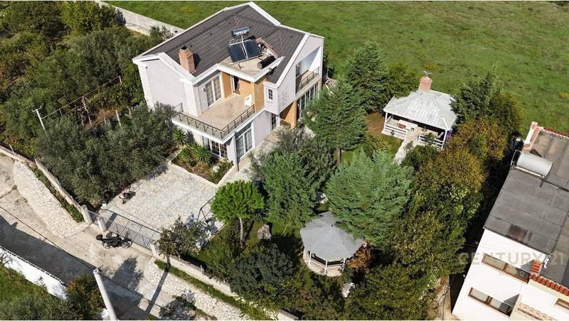 Villa in vendita a Tufinë, Tirana, 214 m²