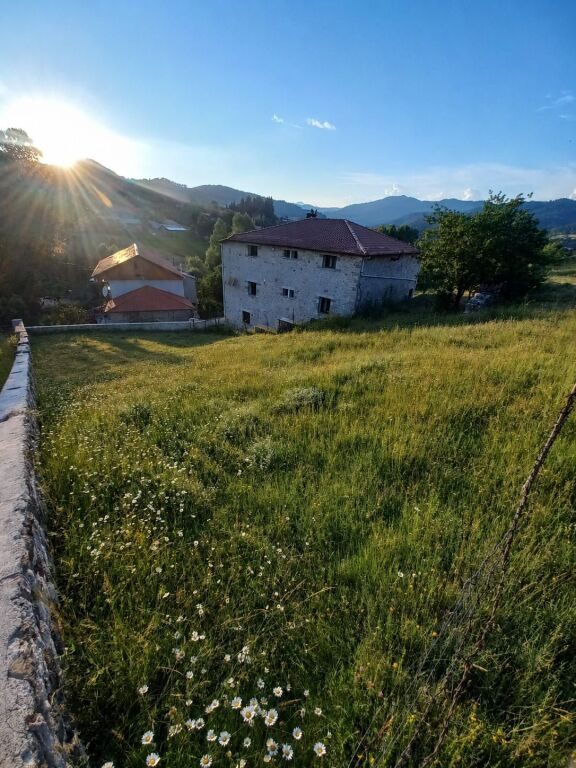 Tokë në shitje në Voskopoje, Korçë, 320 m². Foto 1 nga 6