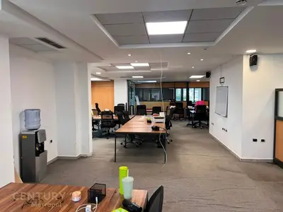 Ufficio in affitto a Bulevardi Deshmoret e Kombit, Tirana, 228 m². Foto 7 di 7