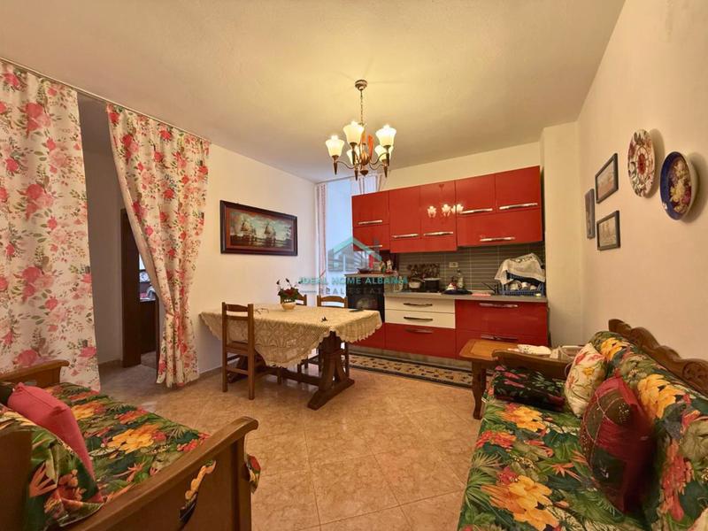 Appartamento 1+1 in vendita a Shkolla 9 vjeçare Publike Ismail Qemali, Valona, 73 m²
