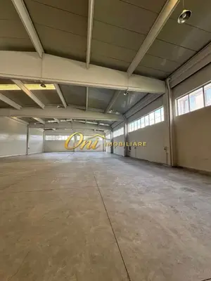 Warehouse for rent in Durrës, 1,100 m². Photo 1 of 6
