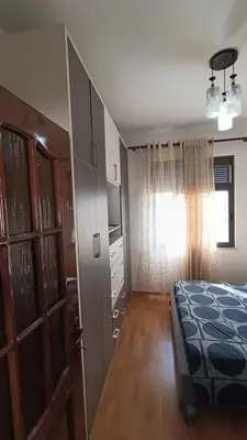 Apartament 2+1 me qera në Vilat Gjermane, Tiranë, 70 m². Foto 4 nga 6