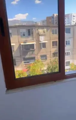 Apartament 1+1 me qera në Komisariati i Policisë Nr. 4, Tiranë, 60 m². Foto 1 nga 10