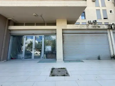 Commercial space for sale in Vlore, Vlorë, 321 m². Photo 2 of 4