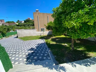 Casa indipendente in vendita a Mauzoleu i Dëshmorëve dhe Salla e Relikeve të Luftës, Durazzo, 390 m². Foto 4 di 11