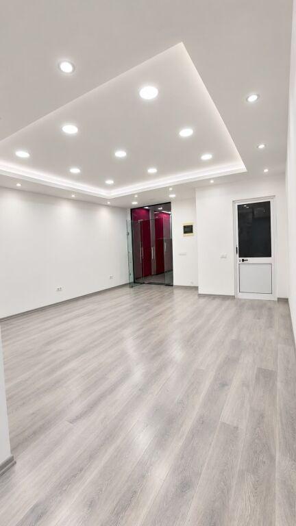 Commercial space for rent in Ura e vjetër te ish ekspozita "Shqipëria sot", Tirana, 40 m²