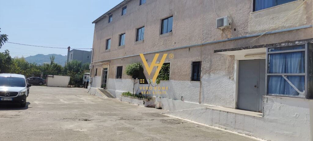 Magazinë me qera në Kombinat, Tiranë, 450 m². Foto 1 nga 2