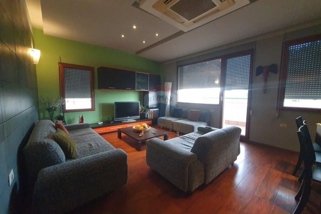 Apartment for rent in Vila Goldi, Tirana, 180 m². Photo 2 of 3