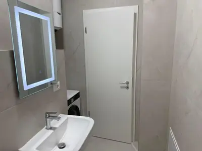 Appartamento 1+1 in vendita ad Ali Demi, Tirana, 49 m². Foto 6 di 7