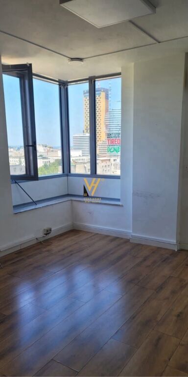 Apartament 2+1 me qera në Sheshi Skënderbej, Tiranë, 108 m². Foto 3 nga 3