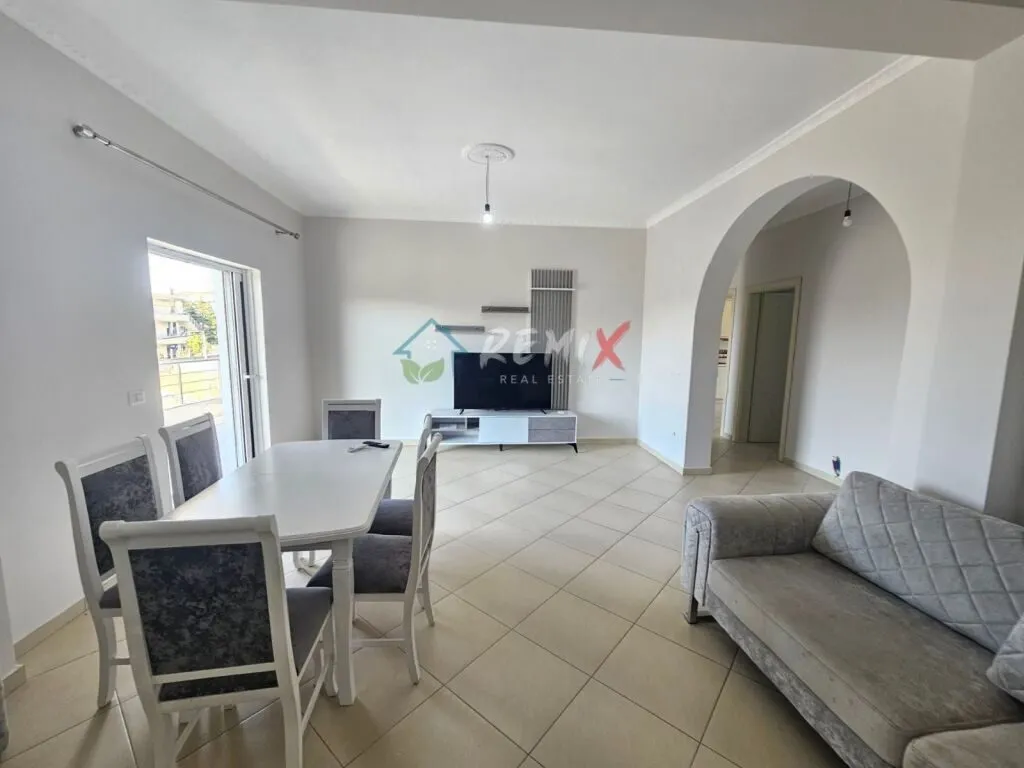 Appartamento 2+1 in affitto a Rruga Vellazerimi, Durazzo, 150 m². Foto 1 di 12