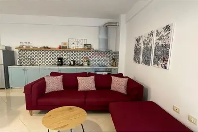 Apartament 2+1 me qera në Rruga Demokracia, Vlorë, 90 m². Foto 1 nga 10