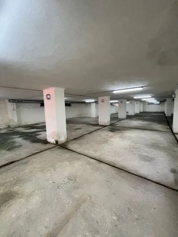 Commercial space for sale in Rruga Brindisi, Durrës, 507 m². Photo 1 of 4