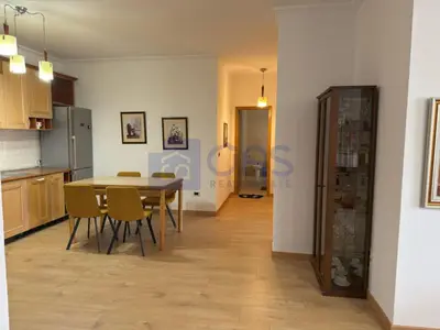 Apartament 2+1 me qera në Blloku, Tiranë, 146 m². Foto 2 nga 10