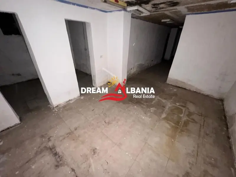 Warehouse for sale in Rruga e Durrësit, Tirana, 81 m²