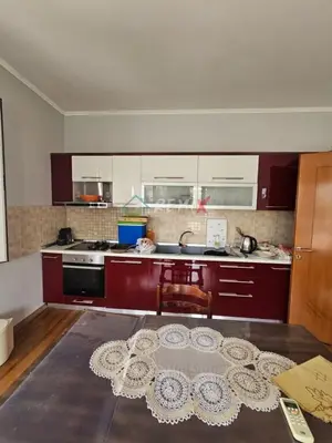 Apartament 2+1 me qera në Tregu Industrial, Durrës, 150 m². Foto 1 nga 12