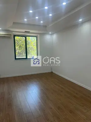 Ambient biznesi me qera në Bulevardi Zogu I, Tiranë, 120 m². Foto 5 nga 7