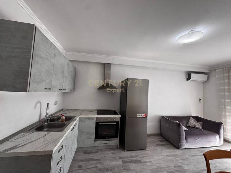 Apartment for rent in Kombinat, Tirana, 75 m²