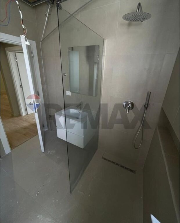 Appartamento in vendita a Komuna e Parisit, Tirana, 65 m². Foto 3 di 3