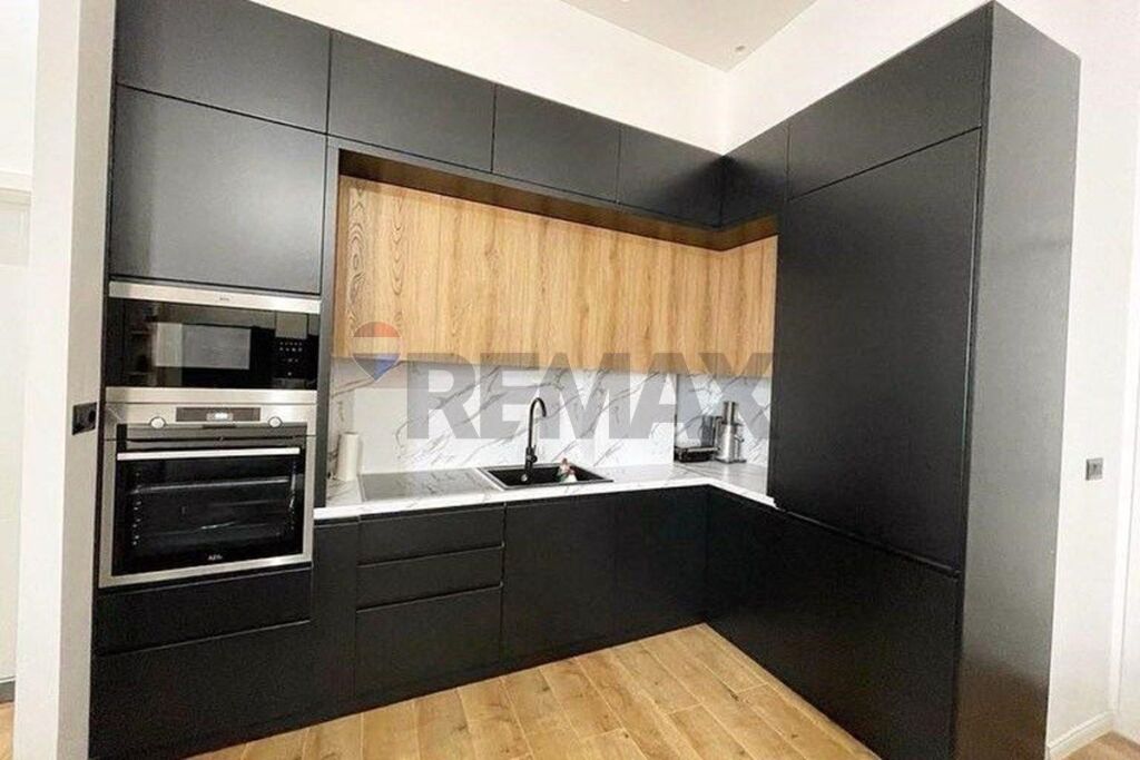 Appartamento in affitto a Komuna e Parisit, Tirana, 90 m². Foto 2 di 3