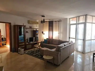 Appartamento 2+1 in affitto a Rruga e Barrikadave, Tirana, 111 m². Foto 3 di 6