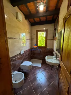 Villa in affitto a Ndroq, Tirana, 320 m². Foto 9 di 10